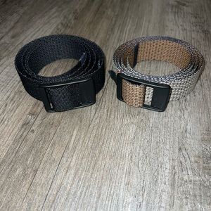 Lululemon men’s lot adjustable belts s/m tan and black